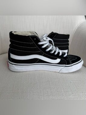 NBW Vans Women’s Black and White High-Top Skate Shoes